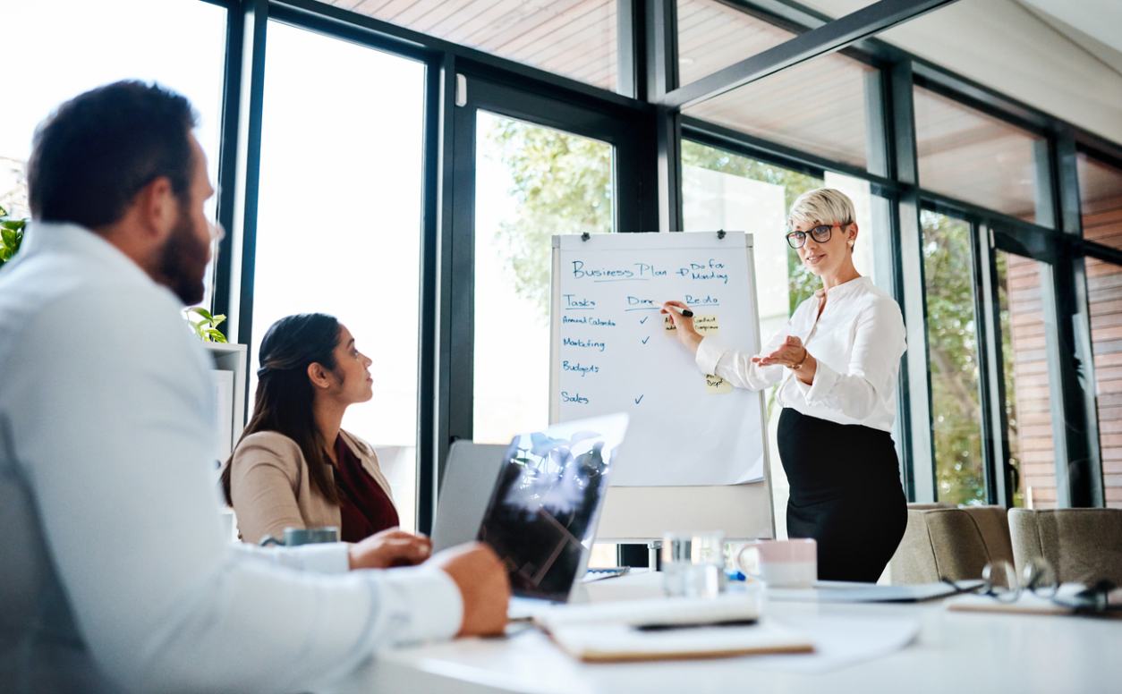 woman coaching to employees